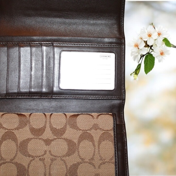 Coach Hamptons Signature Canvas Long Wallet with Checkbook - EUC - Picture 7 of 15